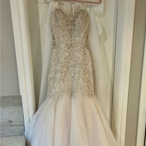 Elegant Cream Wedding Dress